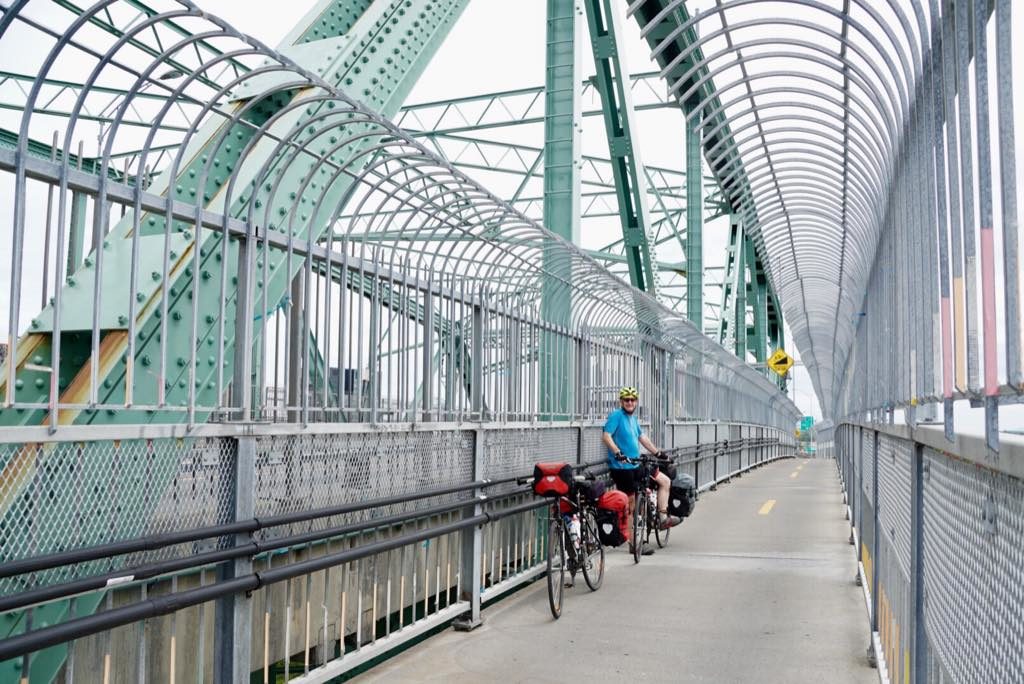 Crossing the Pont Jacques Cartier