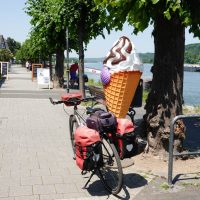Eis cafés everywhere!