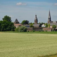 Approaching Zons